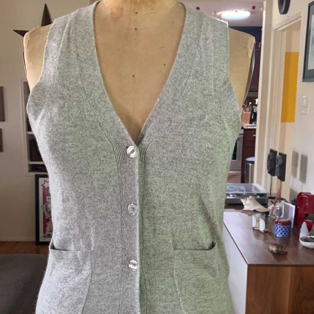DIAB'LESS. . Heather Gray Button Down Sleeveless Sweater Vest with Side Ties